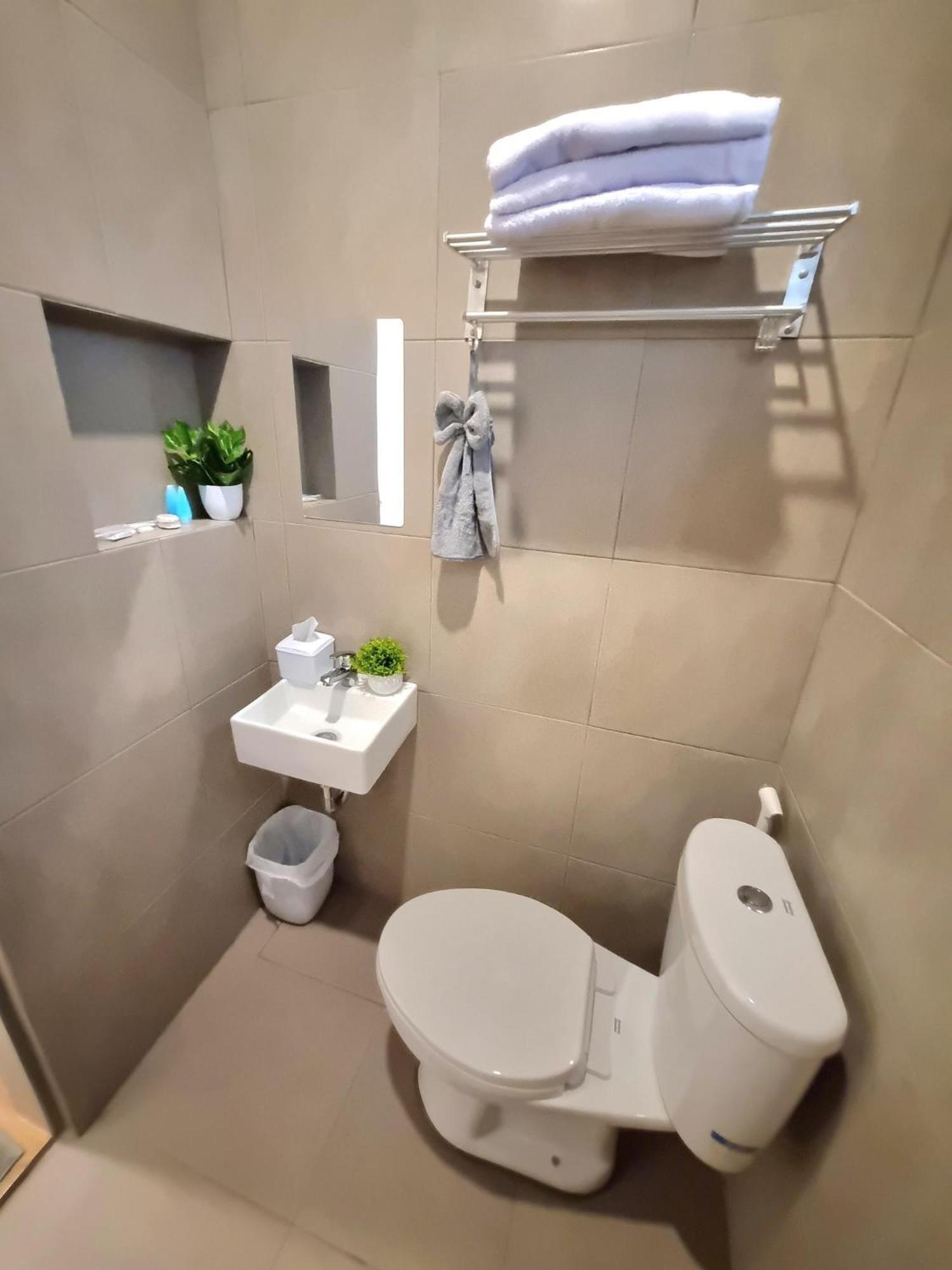 Zizi Homey 202 Cemara Asri Triple Single Medan Exterior foto
